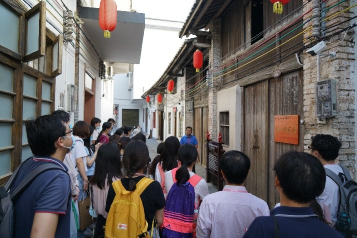 师生党员参观红军长征粤北纪念馆